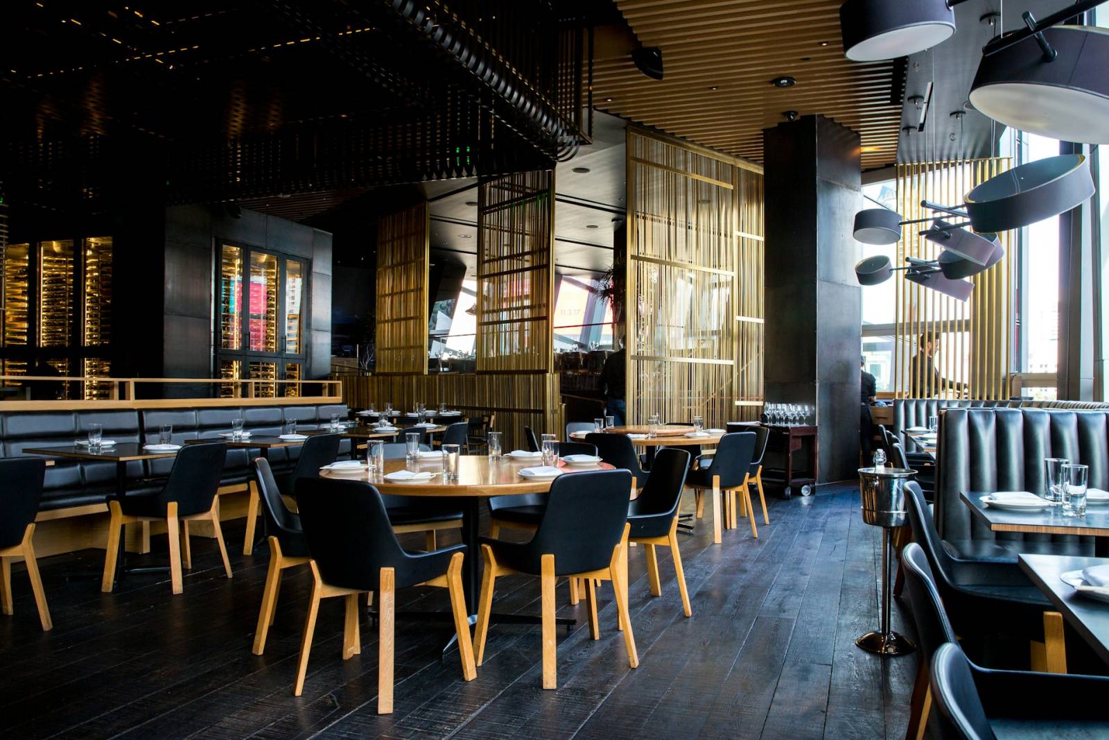 Restaurant dining experience — discover and book with Eateio